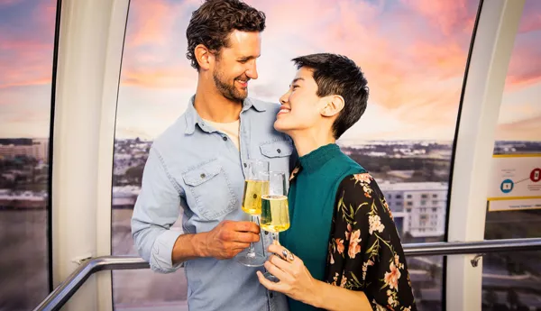 Couple Champagne Sunset Capsule Web